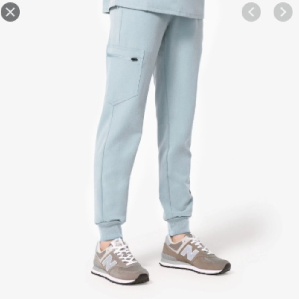 FIGS Jogger Scrub pants in XS-Petite